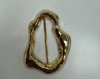VINTAGE 2 1/8 Pierced Gold Metal Costume Clothing Adorn Accessory  Embellish Sewing Supply Finding Closure Fastener Buckle - Etsy