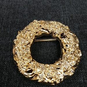 Round Gold buckle, vintage buckle, gold buckle, dress buckle, hammered buckle