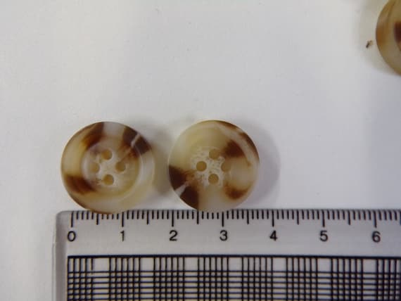 6pcs, Horn Buttons, 4-hole, 18mm 28L or 21mm 34L - 4 Hole