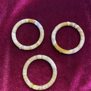 40 mm, Lättviktsring i makramé, Syringar, Marmorringar, Stickning, Bältesspänne, Väska, Läder, O-ringar, marmorringar