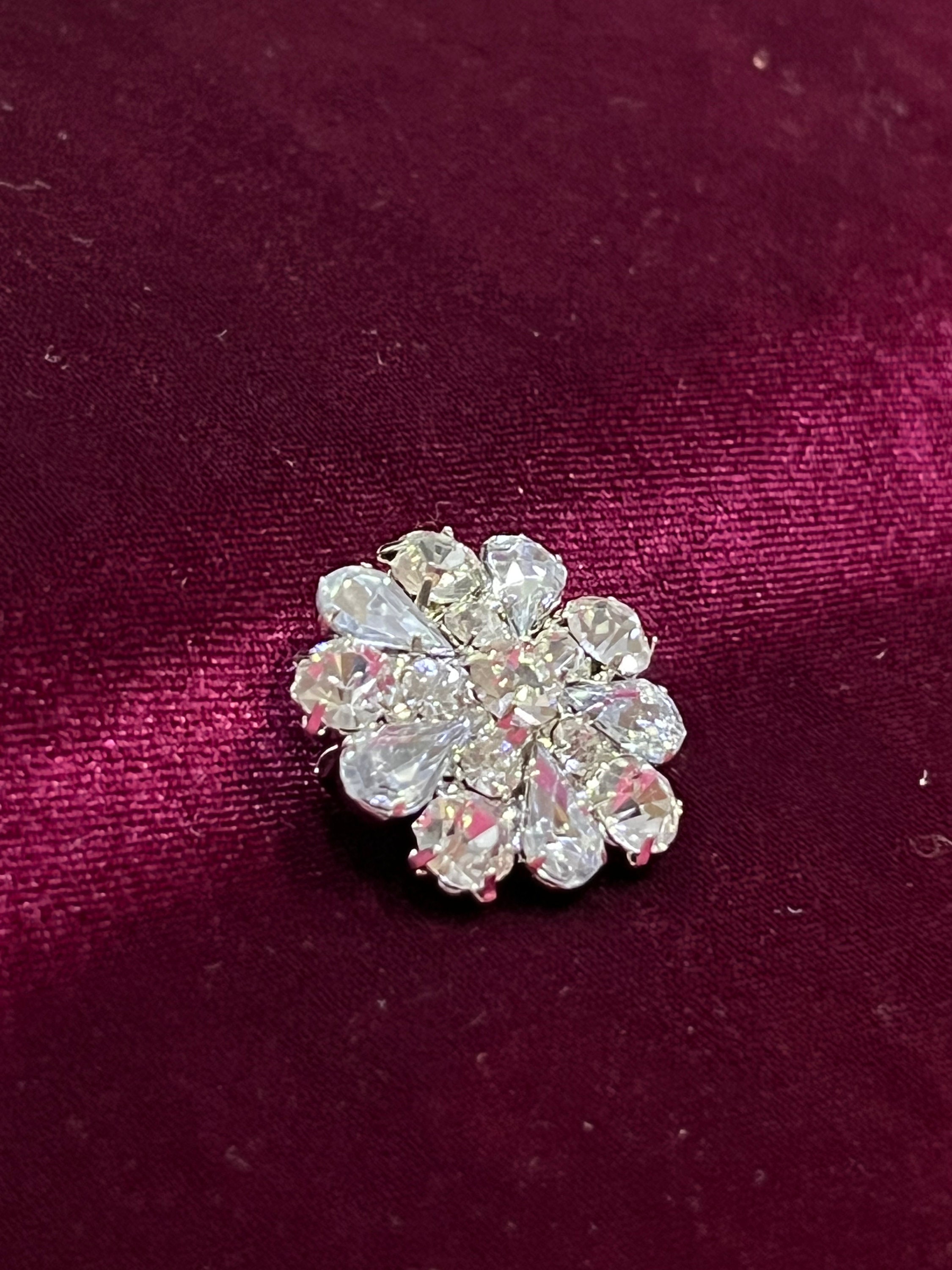 ラインストーンフラワーブローチ、2.7cm、宝石、ブローチ、ライン