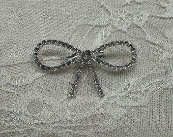 Diamanté bow, diamanté pin, brooch, diamanté brooch, bow, brooch, diamanté