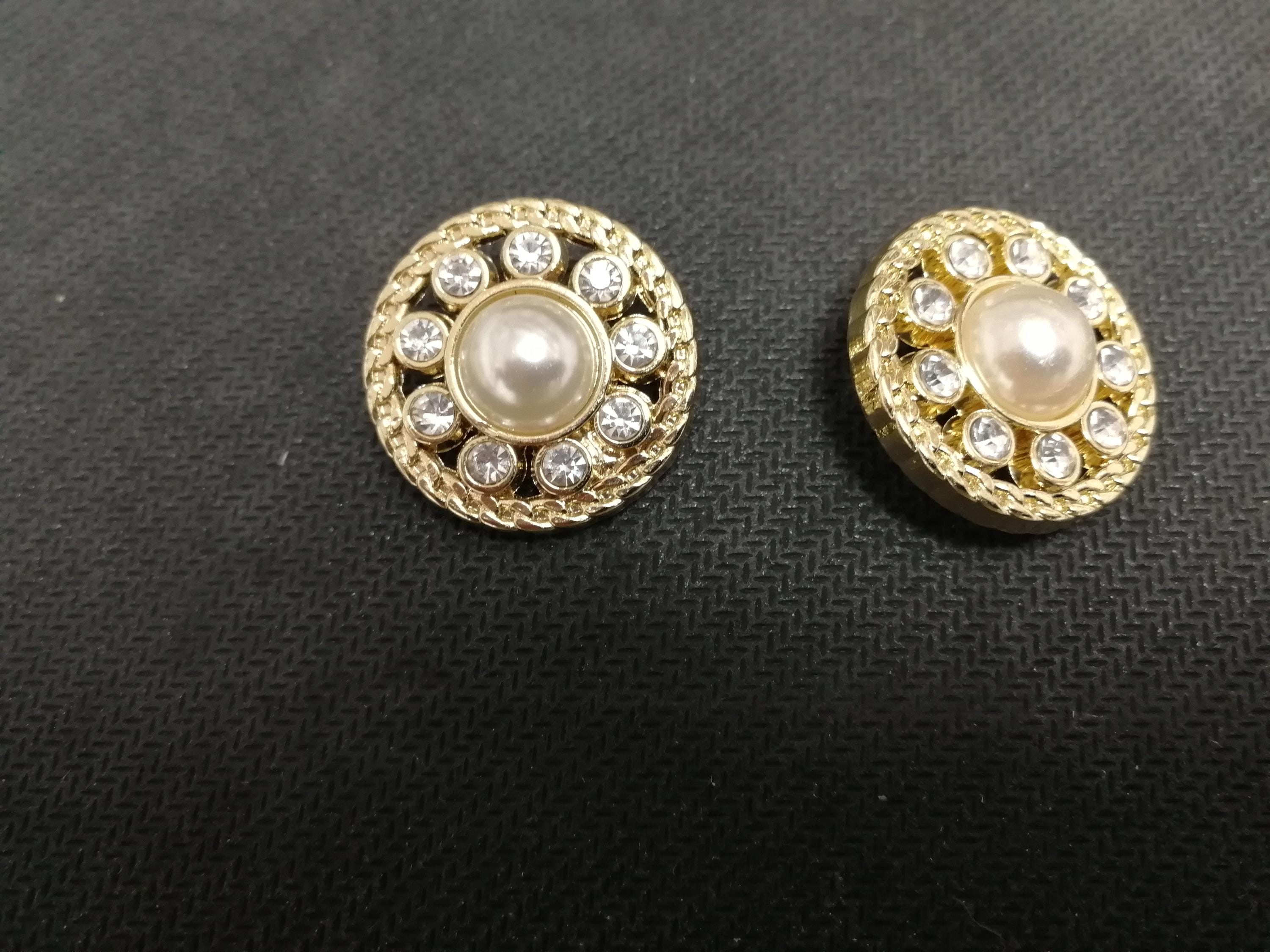 Chanel buttons - Etsy 日本