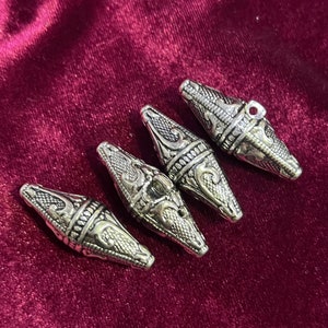 Antique Silver Toggle Buttons, Vintage Toggle Button, Sewing, Knitting, knitwear button, knitwear buckle, toggles
