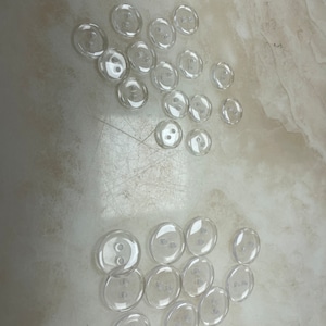 Clear buttons, shirt buttons, jigger buttons, blazer buttons, dress buttons, buttons, 20l button, 28l buttons.Pack of 10