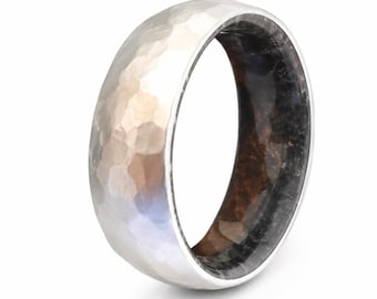 Hammered titanium /stone