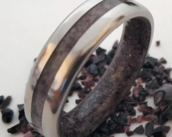 Anniversary gift, Titanium wedding band natural Garnet stone, Mens wedding band, Beveled edges band, Gift for mens or womens, Womens rings