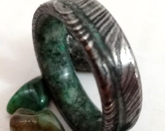 Mens wedding band, Raw emerald stone, Unique wedding band, Damascus steel ring, Boho ring, Wedding ring handmade, Wedding jewelry, Unisex