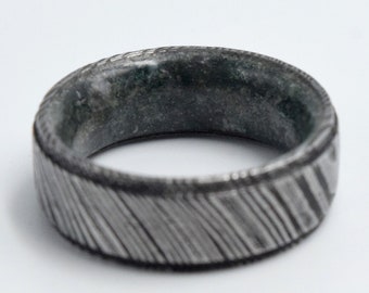 Damascus wedding band green Moos agate stone inside, Engagement rings, Womens Promise band, Natural jewelry, Crystal bands 8mm