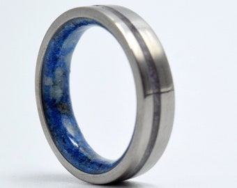 Unique wedding boho style ring for men or women, Lapis lazuli and pieces of Peridot stone inside, Outside 1mm groove with Obsidian stone