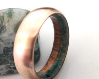 Green Moss Agate & White Oak Bronze Wedding Band – Rustic Nature Ring