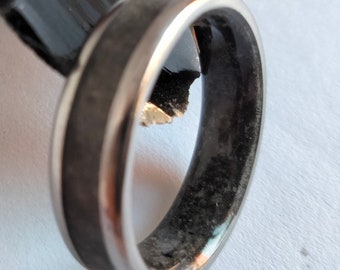 Men's ring with Natural black obsidian stone inside and outside, Mens obsidian wedding band, Titanium unisex rings, Beveled edges bands