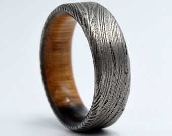 Christmas gift for mens, Beautiful mens Damascus Steel Ring with Whiskey Wood Inside, Beveled Edges, Unisex Wedding Ring