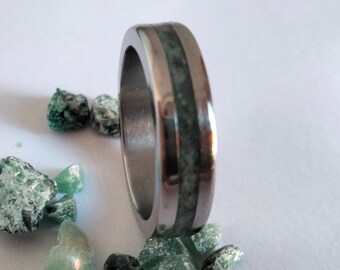 Raw Emerald Stone Titanium Wedding Band Set - His and Hers Rings