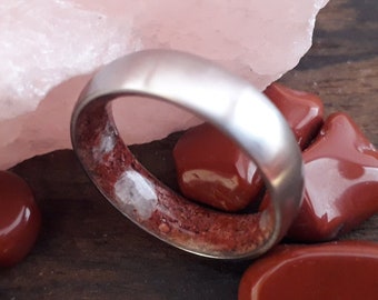 Mens / womens wedding band, Gift for womens, Titanium Engagement rings, Rose quartz, Red Jasper stone inside, Round band, 5mm, Raw stone