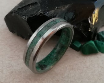 Raw Stone, Wedding Band, Titanium Wedding Band, Ring for Men, Women Wedding Ring, His and Hers, Beveled edges, Raw Malachite, Raw Obsidian
