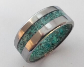 Titanium hipoallergenic e stainless Wedding band, Mens Engagement rings whith a stone, Mens turquoise stone, Beveled edges band