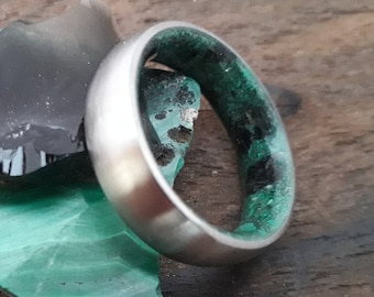 Raw Malachite and Obsidian Stone round Wedding  Band, Unisex Proposal Band for Men and Women, Promise Ring His and Hers