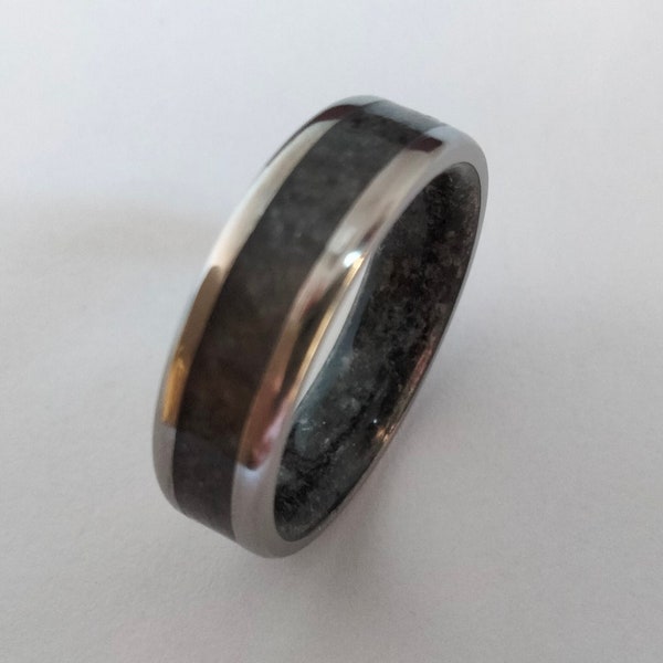 Men's ring with Natural black obsidian stone inside and outside, Mens obsidian wedding band, Titanium unisex rings, Beveled edges bands