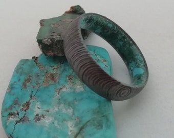 Handmade Damascus Steel Men's Wedding Band: Malachite Turquoise Stone Ring