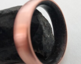 Gift for mens, Copper ring gift 8th wedding anniversary, Black Obsidian stone inside, Round band his and hers, Unisex natural jewelry