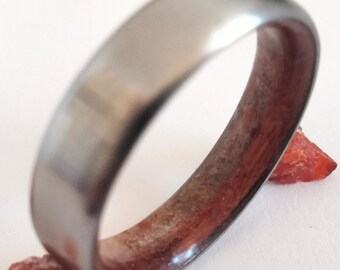 Gift for mens, Orange Carnelian raw stone and Red secuoya wood, Beveled edges Hipoallergenic unisex titanium band