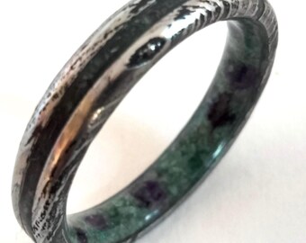 Wedding band, Damascus band Mix Malachite stone and Amethyst stone, Beveled edges rings