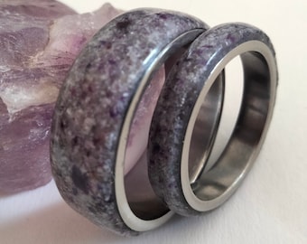 Anniversary gift, Mens wedding bands, Natural raw purple Amethyst unisex rings, Womens round rings, Unique hipoallergenic Proposal band