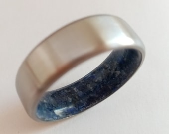 Lapis Lazuli Titanium Wedding Band: Raw Stone Ring