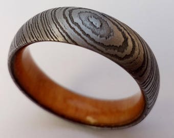 Damascus steel ring for women, Rings for women, Lesbian wedding ring, Wood ring for women, Women's wedding band, 6mm, Osage orange wood.