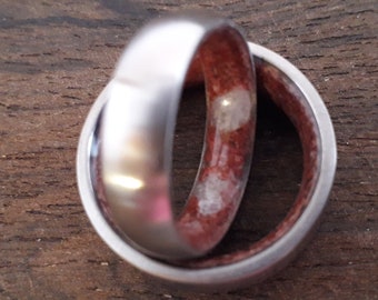 Unisex Red jasper quartz rings, Matching band his and hers, Couple wedding band, Square band 8mm, Round band 5mm, Titanium promise bands