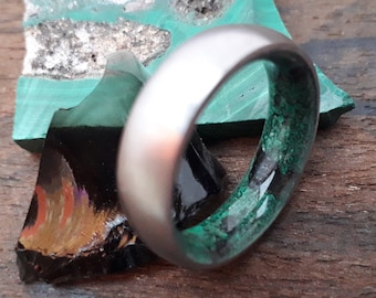 Raw Stone Titanium Ring: Malachite & Black Obsidian Boho Wedding Band