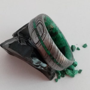 Man wedding band, Raw stone ring, Wedding ring, Damascus steel ring, Malachite stone, Obsidian stone, 7mm band, His and hers ring, Unisex