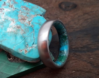 Unique titanium wedding band for men, Unique rings for women, His and hers wedding rings, Turquoise stone, Malachite stone, Raw stone, 5mm