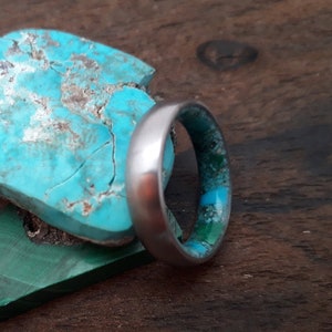 Unique titanium wedding band for men, Unique rings for women, His and hers wedding rings, Turquoise stone, Malachite stone, Raw stone, 5mm