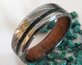 Damascus Steel Wedding Band: Oak Wood Inlay, Green Malachite Stone