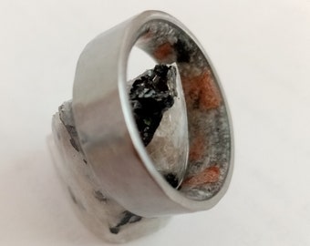 Hammered titanium wedding band, Raw Sunstone crystal, Raw Moonstone