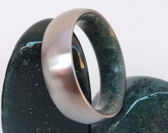 Male rings, Moss agate ring gender neutral, Stone ring for women, Engagement ring for mens, Raw crystal ring, Curved band, Green stone