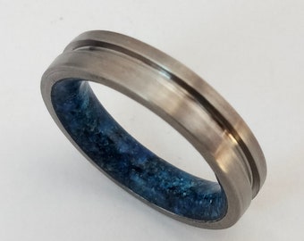 Raw stone blue Lapis lazuli stone mens  wedding ring, Unisex titanium Engagement bands, His and hers Promise rings, Alternative gift rings