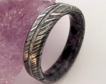 Damascus Steel Ring: Raw Amethyst Stone Inlay, Handmade Wedding Band