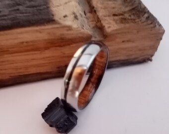 Whiskey gift -  Mens ring - Ring men - Wedding band - Tourmaline stone- Raw stone ring - Bourbon barrel ring - His and hers - Anniversary