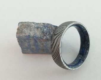 Gift for mens, His and hers ring, Damascus steel ring, Lapis lazuli stone, Raw stone ring, Men's wedding band, Women's wedding band, Unisex