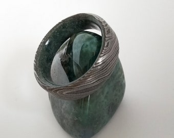 Damascus Steel Mens Wedding Band: Raw Moss Agate Stone Ring