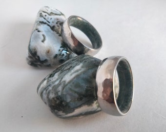 Moss agate rings, Unique matching Wedding ring set, Womens Ring, Two Rings set, His and Hers rings, Hammered band, Rings Unisex, Unique ring
