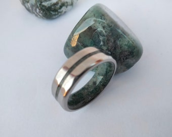 Titanium unisex rings, Mens wedding band, Mens Engagement rings, Womens rings, Moss Agate stone, Rustic style, Mens ring, Hammered band