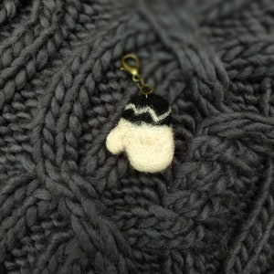 Progress Keeper Stitch Marker Needle Felt Knitting Notion Charm Mitt