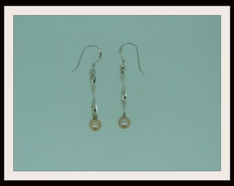 boucles d'oreille vrille argent 925 et perle d'eau douce