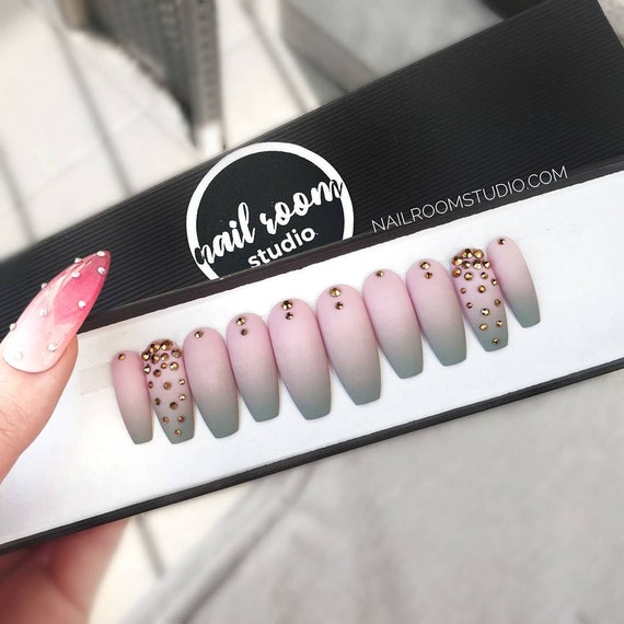 Pink Und Gray Ombre Drucken Auf Nagel Matte Oberflache Benutzerdefinierte Nagel Echte Goldkristalle Sommer Kunstliche Nagel Spitzen Gradient