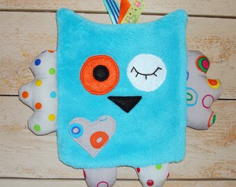 Doudou plat hibou en polaire tout doux