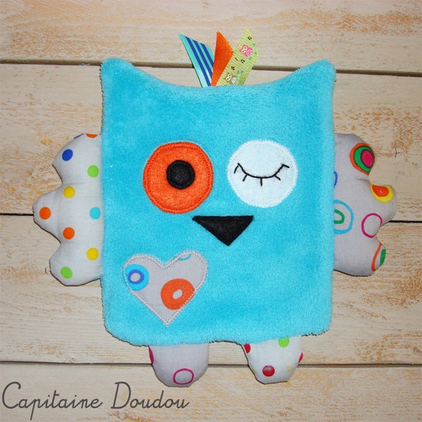 Doudou plat hibou en polaire tout doux